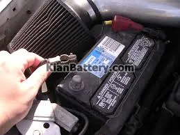 نحوه باز کردن و جدا کردن باتری ماشین 16 مراحل قطع کردن باطری ماشین