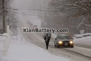 آموزش رانندگی در برف و نکات ایمنی خودرو در زمستان 8 در برف و یخبندان سربالایی ها را به آرامی رد کنید.