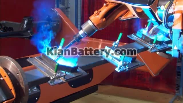 ربات های جوشکار حضور ربات ها در صنعت خودرو سازی