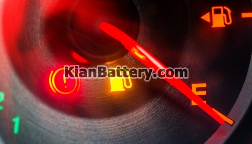 با چراغ روشن بنزین چقدر می توان حرکت کرد؟ 2 چراغ چشمک زن بنزین