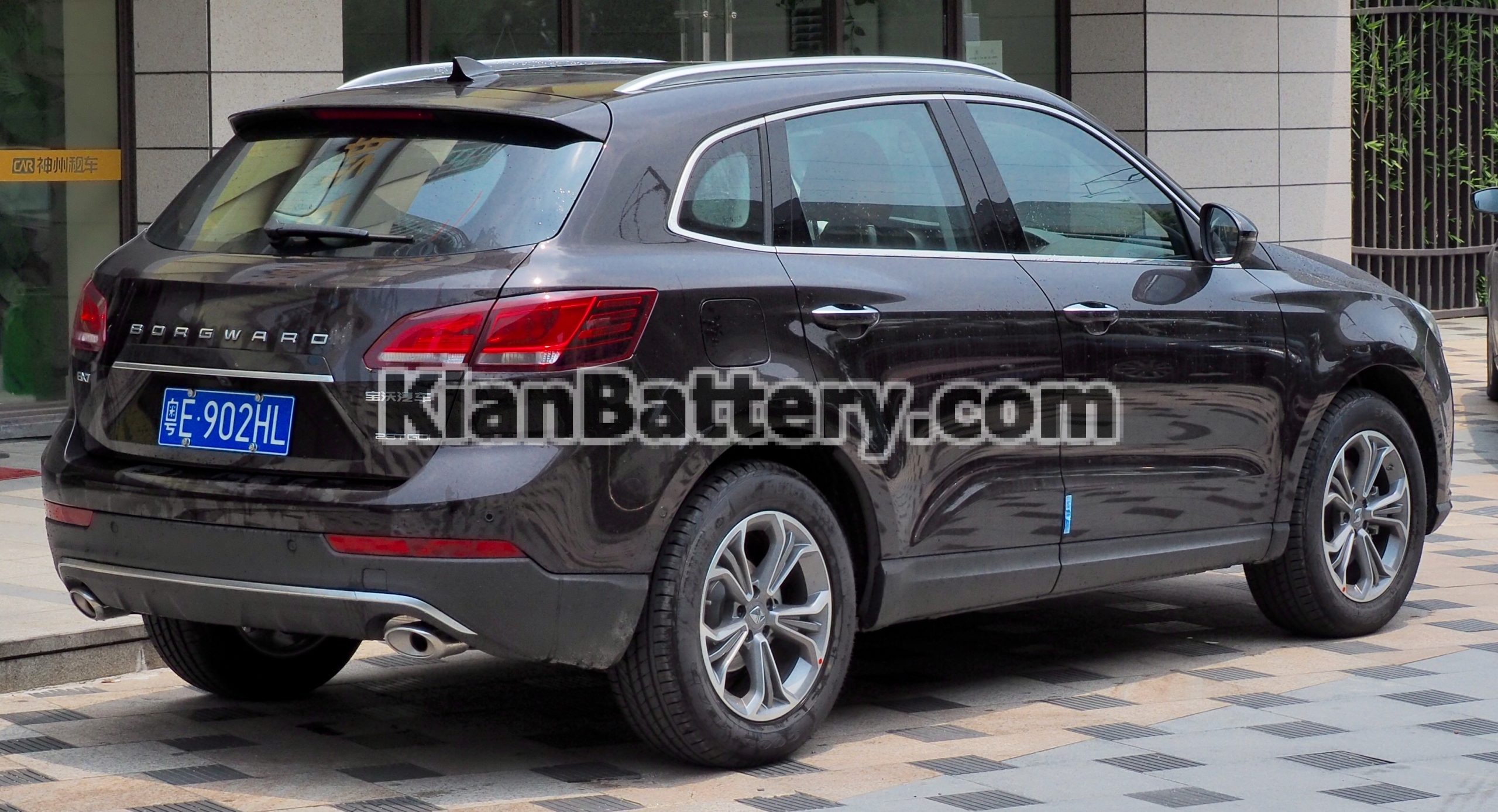 2018 Borgward BX7 rear scaled نقد و بررسی مزایا و معایب بورگوارد BX7