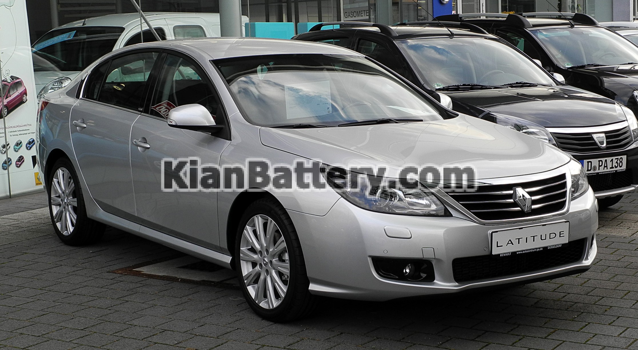 Renault Latitude Initiale dCi 175 FAP Automatik – Frontansicht 25. Februar 2012 Dusseldorf