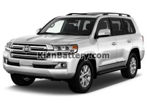 2016 toyota land cruiser 4 door 4wd natl angular front exterior view 100570394 l 1 300x225 مقایسه ولوو XC90 با تویوتا لندکروز