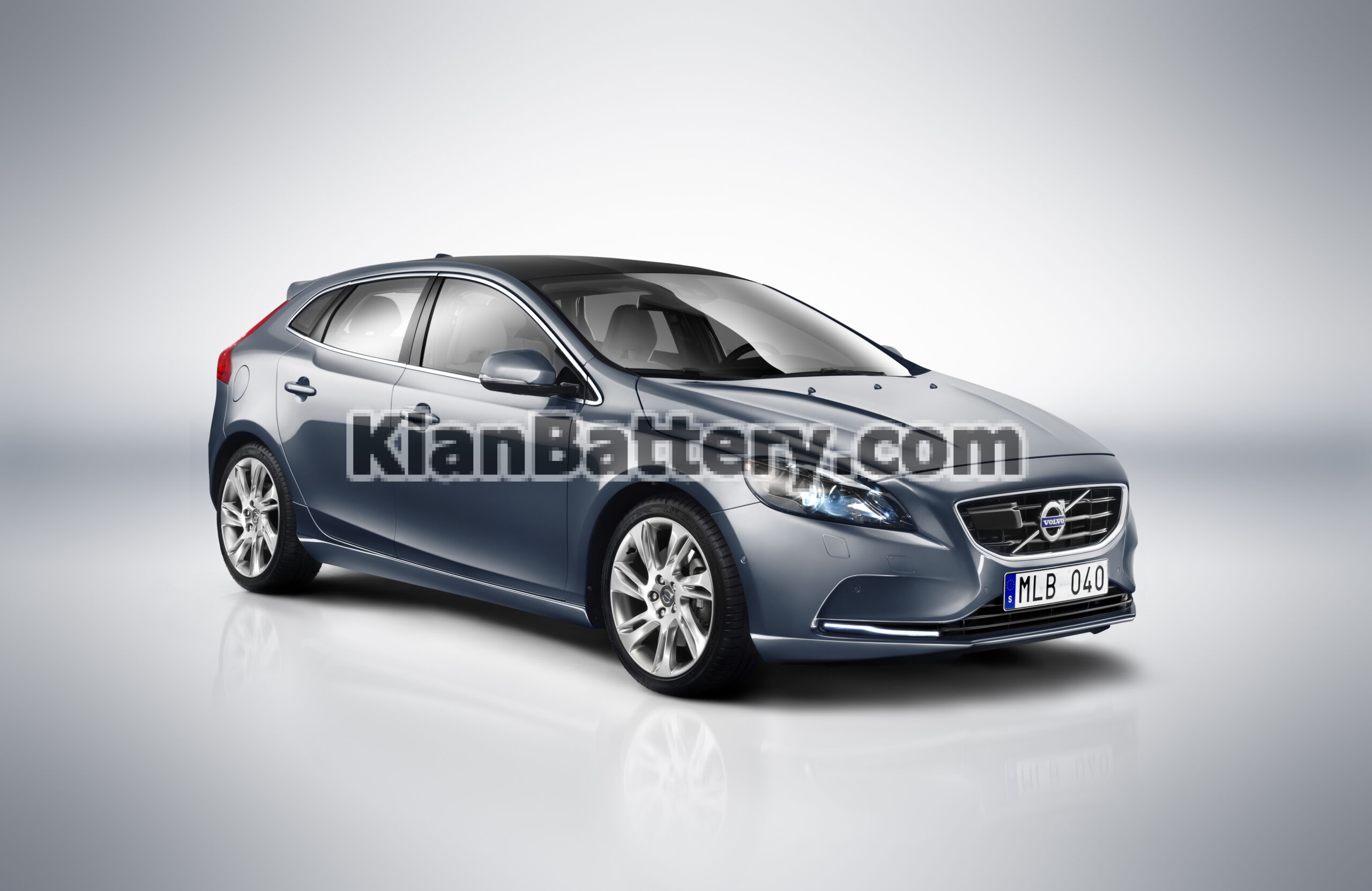 Volvo V40 2012 ID42221 280212 scaled مقایسه ولوو V40 و آلفارومئو جولیتا