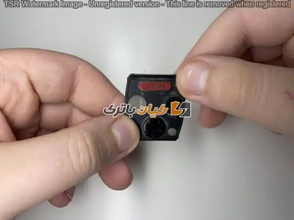 آموزش تعویض باتری ریموت خودروهای هوندا 41 دو قسمت قطعه داخلی را به هم وصل کنید
