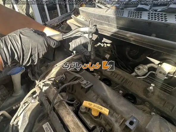تعویض شمع خودروی هیوندای النترا 2015-2010 10 برای جدا کردن شمع ها از یک ابزار پیکاپ pickup آهنربایی استفاده کنید.