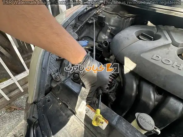 تعویض شمع خودروی هیوندای النترا 2015-2010 18 میله کاپوت را دوباره در محل تعیین شده خود قرار دهید و به آرامی کاپوت را ببندید.
