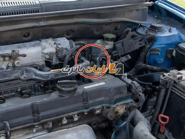 آموزش تعویض واشر درب سوپاپ ریو 2006 29 بست سیم عقب را به طرفین حرکت دهید.