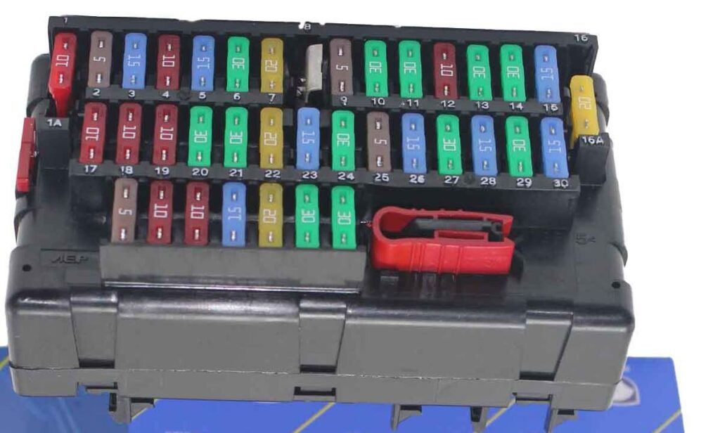 pars fuse box 1024x616 راهنمای کامل نقشه جعبه فیوز پژو پارس